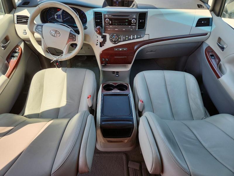 66306176 :رقم المزاد ، 5TDYK3DC0BS154162 vin ، 2011 Toyota Sienna مزاد بيع