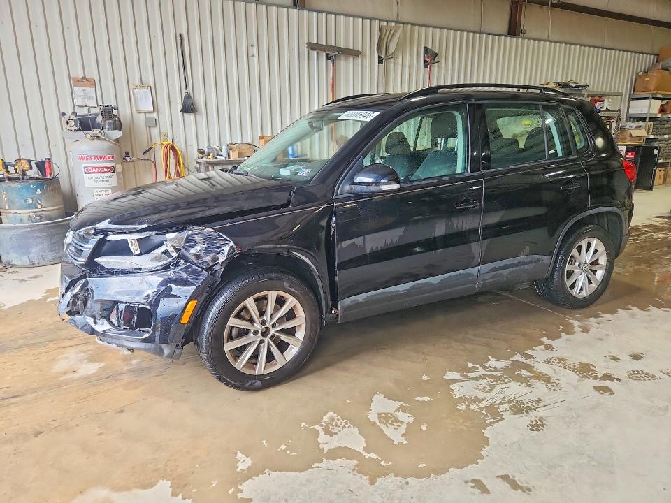 66005946 :رقم المزاد ، WVGBV7AX0HK051492 vin ، 2017 Volkswagen Tiguan مزاد بيع