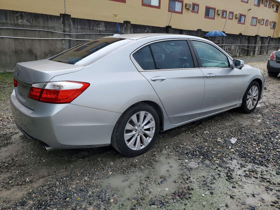 2015 Honda Accord მანქანა იყიდება აუქციონზე, vin: 1HGCR2F85FA068701, აუქციონის ნომერი: 64275806