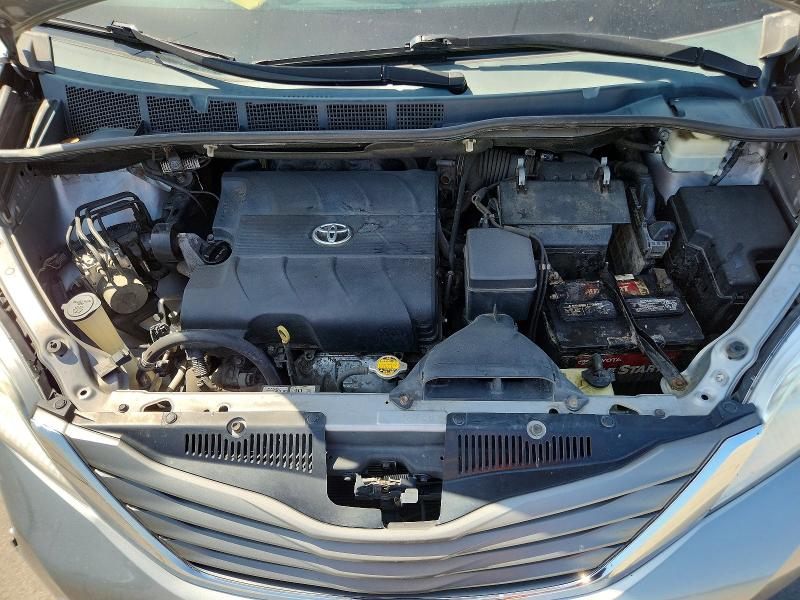 64704766 :رقم المزاد ، 5TDYK3DC5DS395010 vin ، 2013 Toyota Sienna مزاد بيع