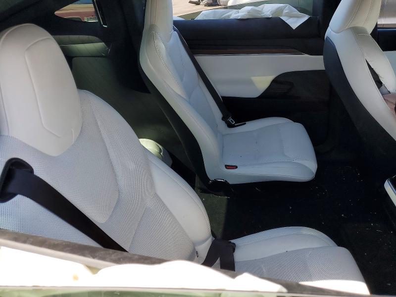 63947236 :رقم المزاد ، 7SAXCBE57PF422075 vin ، 2023 Tesla Model X مزاد بيع