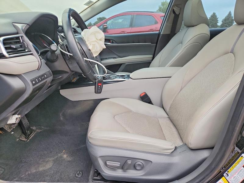 66421496 :رقم المزاد ، 4T1B61HK6JU525363 vin ، 2018 Toyota Camry مزاد بيع