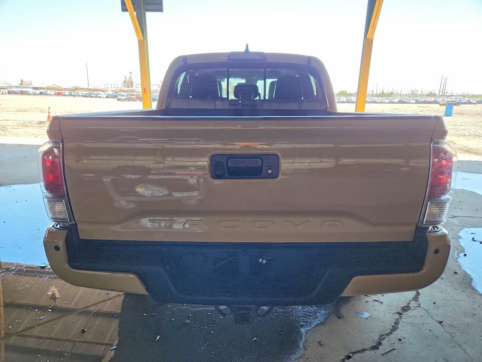 66204666 :رقم المزاد ، 5TFCZ5AN7JX163702 vin ، 2018 Toyota Tacoma Trd مزاد بيع