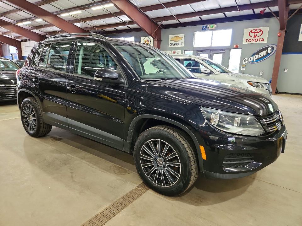 2016 Volkswagen Tiguan მანქანა იყიდება აუქციონზე, vin: WVGBV7AX9GW532641, აუქციონის ნომერი: 66590536