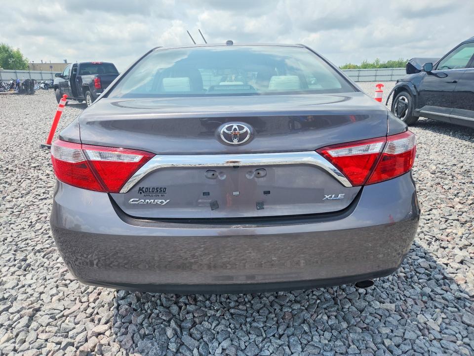64554246 :رقم المزاد ، 4T4BF1FK4FR467155 vin ، 2015 Toyota Camry مزاد بيع