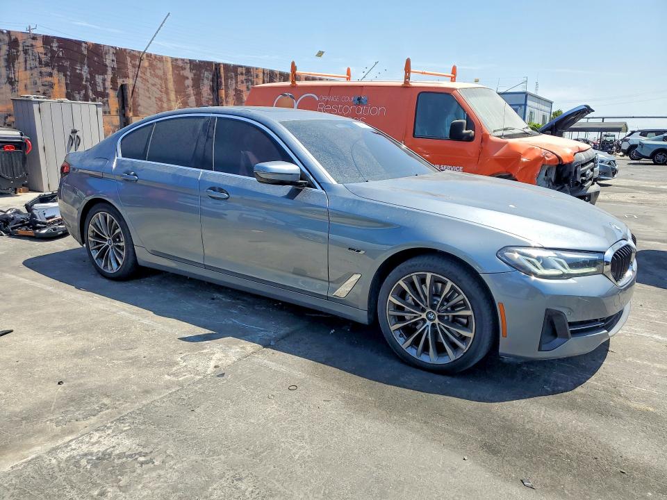 63607176 :رقم المزاد ، WBA13AG04NCK15987 vin ، 2022 Bmw 530e مزاد بيع