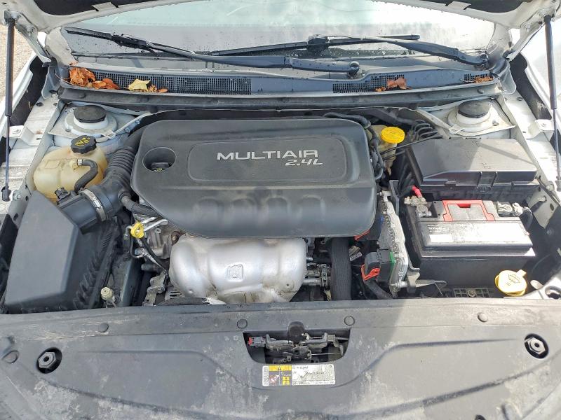 63610046 :رقم المزاد ، 1C3CCCAB2FN712466 vin ، 2015 Chrysler 200 مزاد بيع