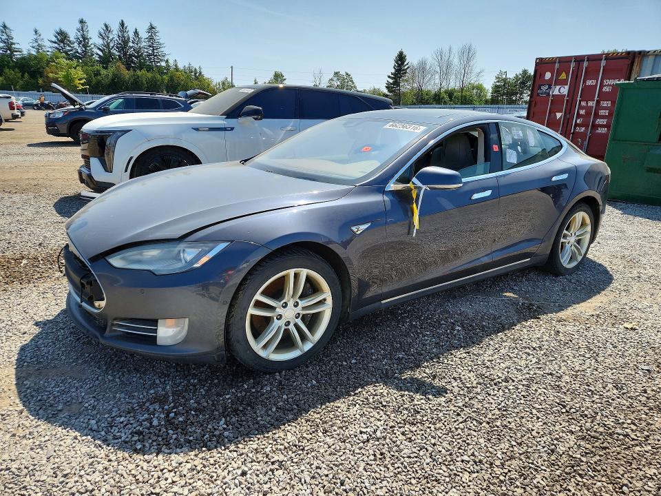 2015 Tesla Model S მანქანა იყიდება აუქციონზე, vin: 5YJSA1H28FFP74587, აუქციონის ნომერი: 66256316