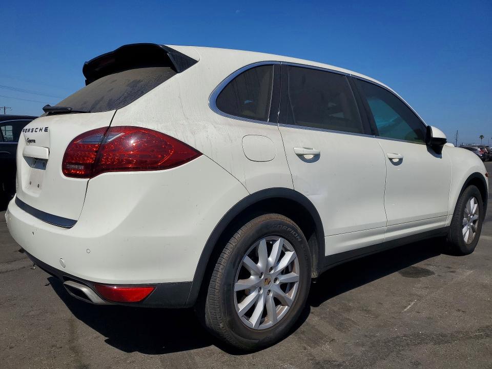 63900146 :رقم المزاد ، WP1AA2A26BLA09718 vin ، 2011 Porsche Cayenne 4d مزاد بيع