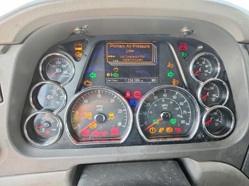 2015 Peterbilt 579 მანქანა იყიდება აუქციონზე, vin: 1XPBD49X2FD203606, აუქციონის ნომერი: 64461476