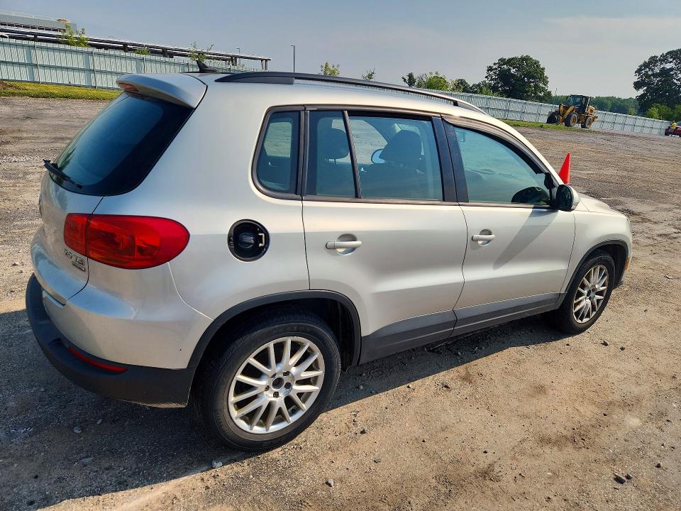 2015 Volkswagen Tiguan მანქანა იყიდება აუქციონზე, vin: WVGBV7AX7FW520387, აუქციონის ნომერი: 63900056