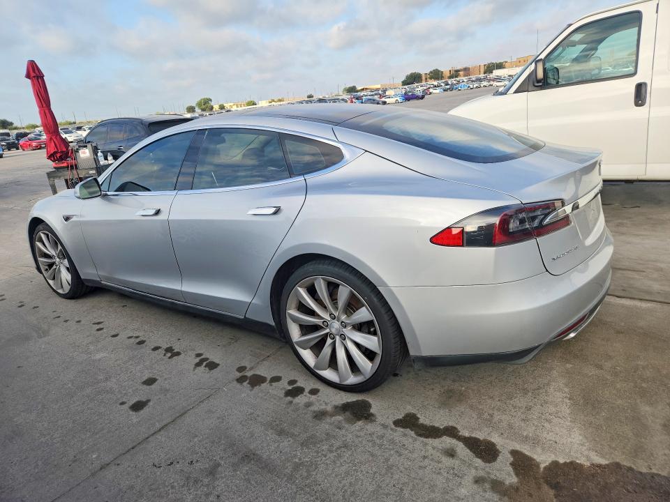 Продажа на аукционе авто 2013 Tesla Model S, vin: 5YJSA1CN8DFP13173, номер лота: 64153566