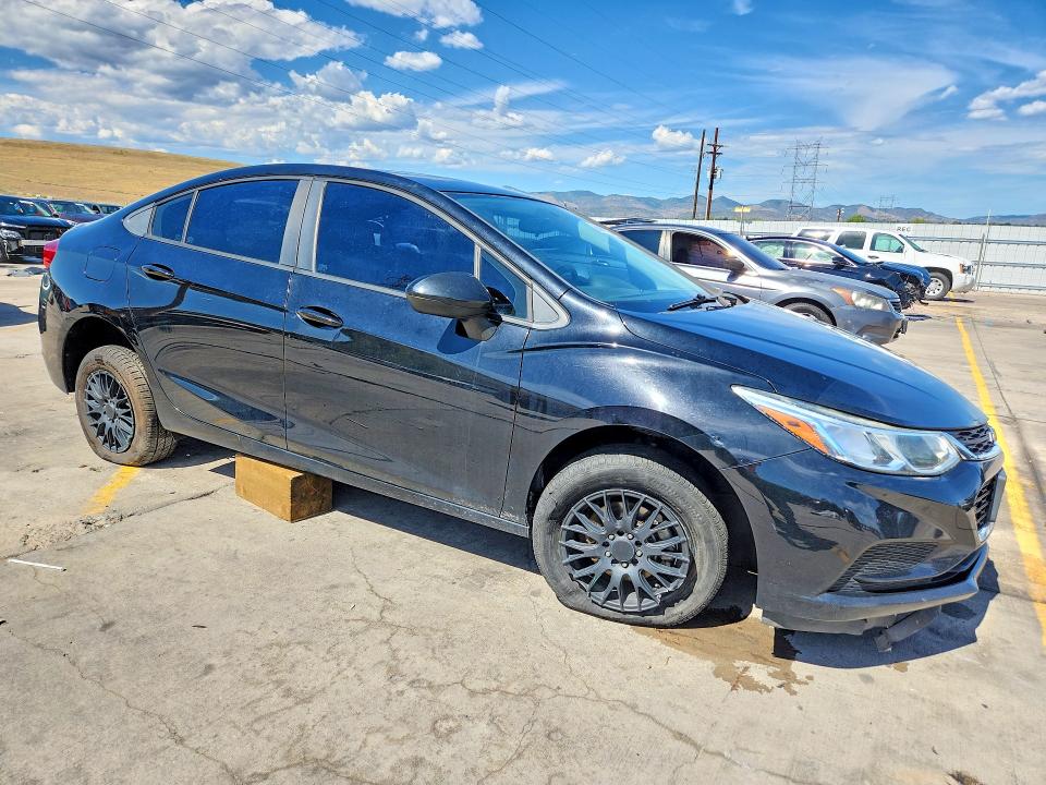 66069336 :رقم المزاد ، 1G1BB5SM3H7224231 vin ، 2017 Chevrolet Cruze مزاد بيع