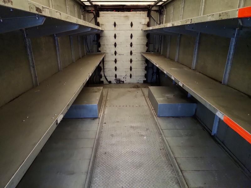 64240786 :رقم المزاد ، 4UZAARDUX8CZ59544 vin ، 2008 Freightliner Chassis مزاد بيع