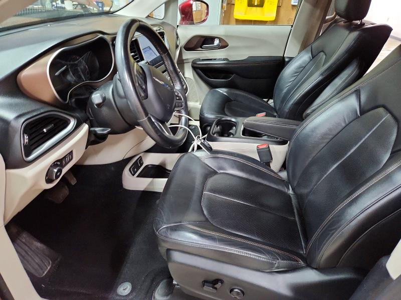 63649916 :رقم المزاد ، 2C4RC1EGXHR660154 vin ، 2017 Chrysler Pacifica مزاد بيع