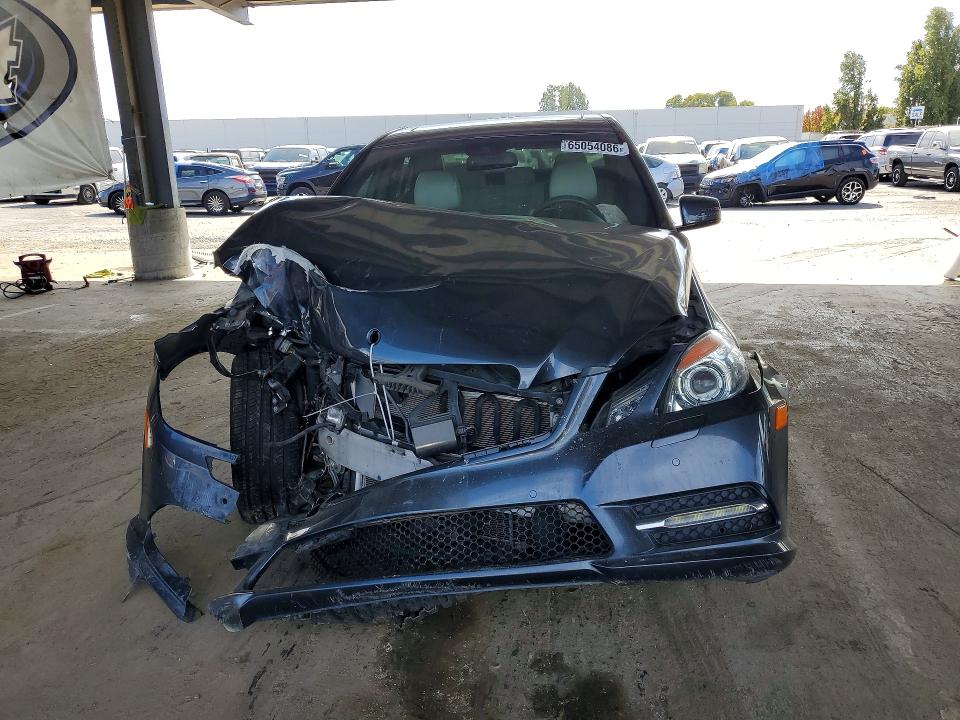 65054086 :رقم المزاد ، WDDHF5KB2DA766119 vin ، 2013 Mercedes-benz E مزاد بيع