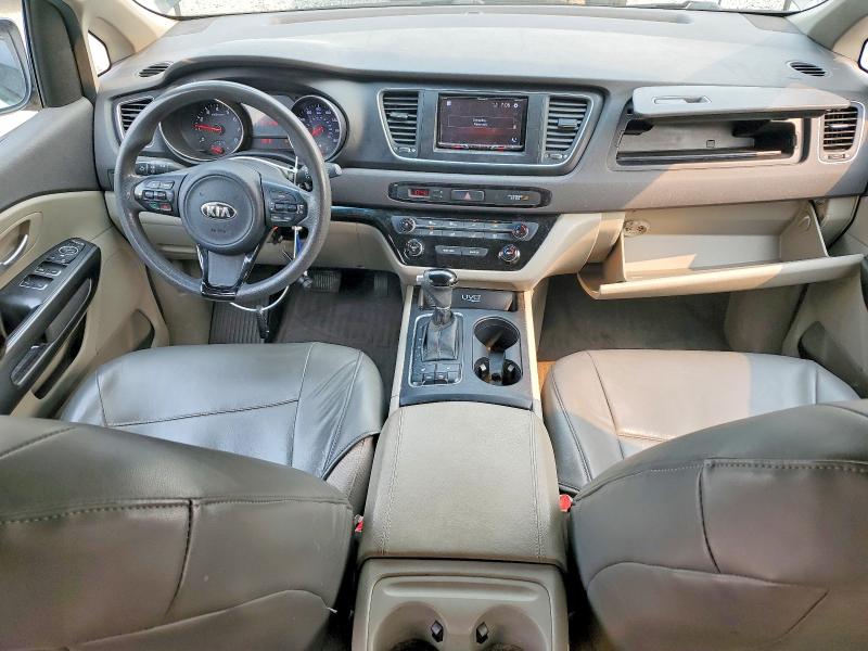 60062856 :رقم المزاد ، KNDMB5C14F6036793 vin ، 2015 Kia Sedona مزاد بيع