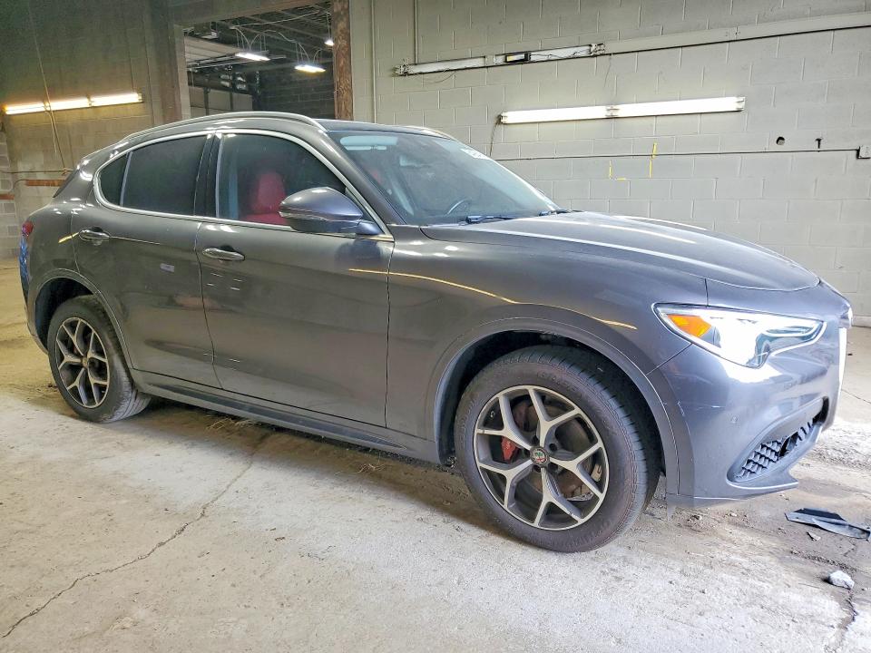 64984146 :رقم المزاد ، ZASPAKBN1M7D17211 vin ، 2021 Alfa Romeo Stelvio مزاد بيع