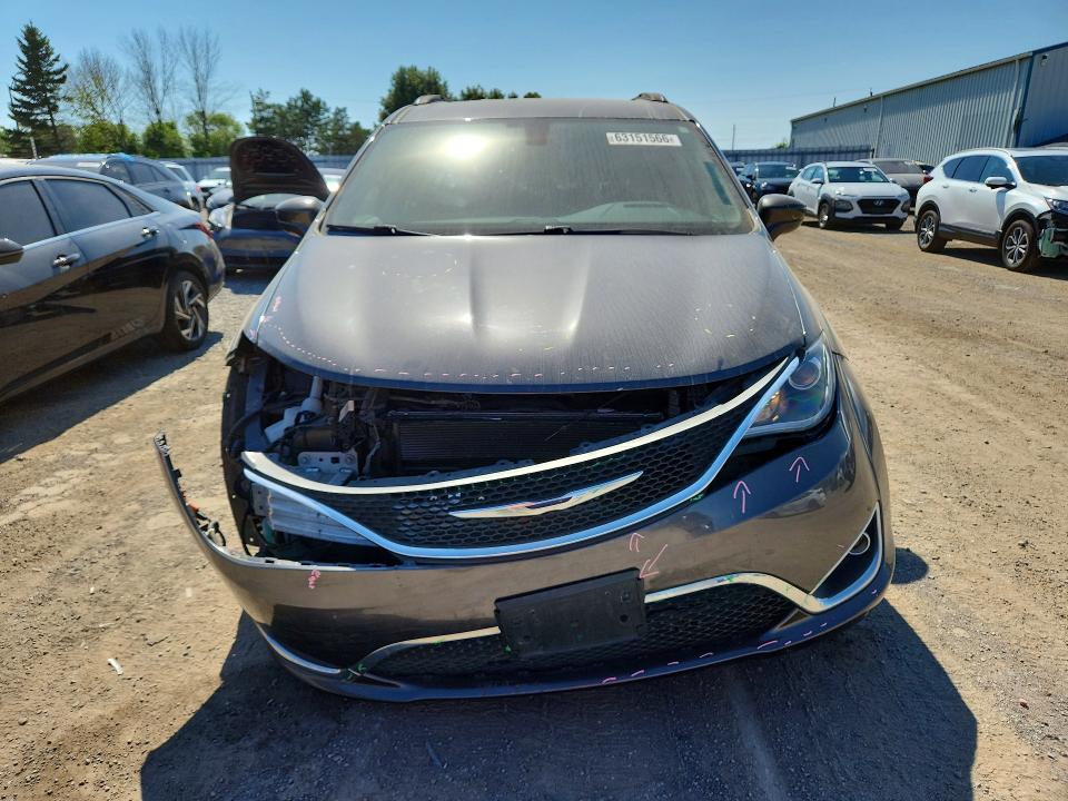 63151566 :رقم المزاد ، 2C4RC1BG9HR628607 vin ، 2017 Chrysler Pacifica مزاد بيع