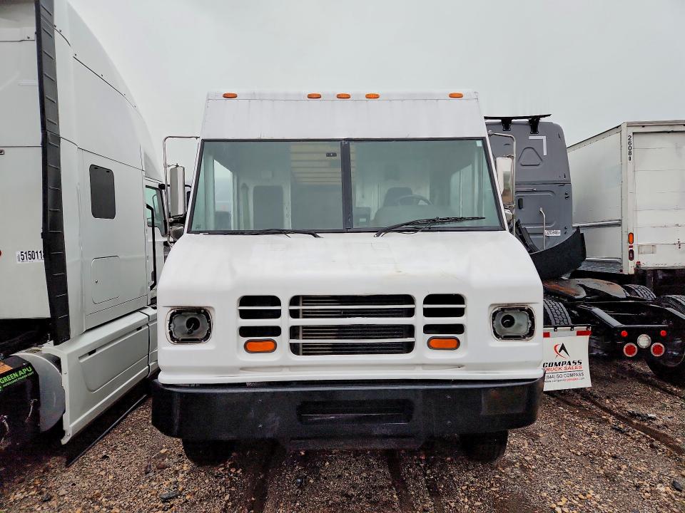 64240786 :رقم المزاد ، 4UZAARDUX8CZ59544 vin ، 2008 Freightliner Chassis مزاد بيع