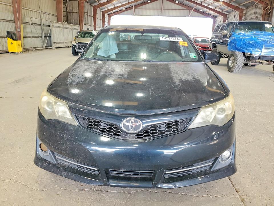 64091876 :رقم المزاد ، 4T1BF1FKXEU304759 vin ، 2014 Toyota Camry مزاد بيع