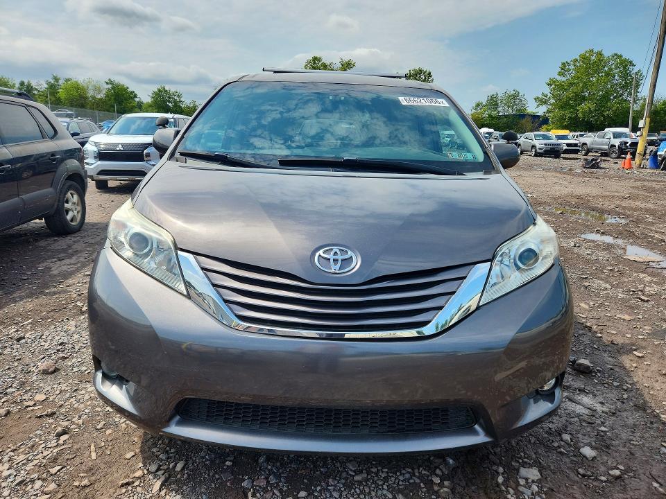 Продаж на аукціоні авто 2015 Toyota Sienna, vin: 5TDJK3DC3FS127366, номер лоту: 66621066