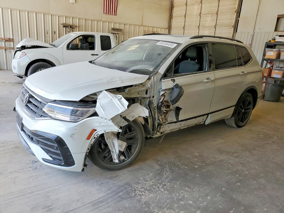 66836456 :رقم المزاد ، 3VVCB7AX8NM135017 vin ، 2022 Volkswagen Tiguan مزاد بيع