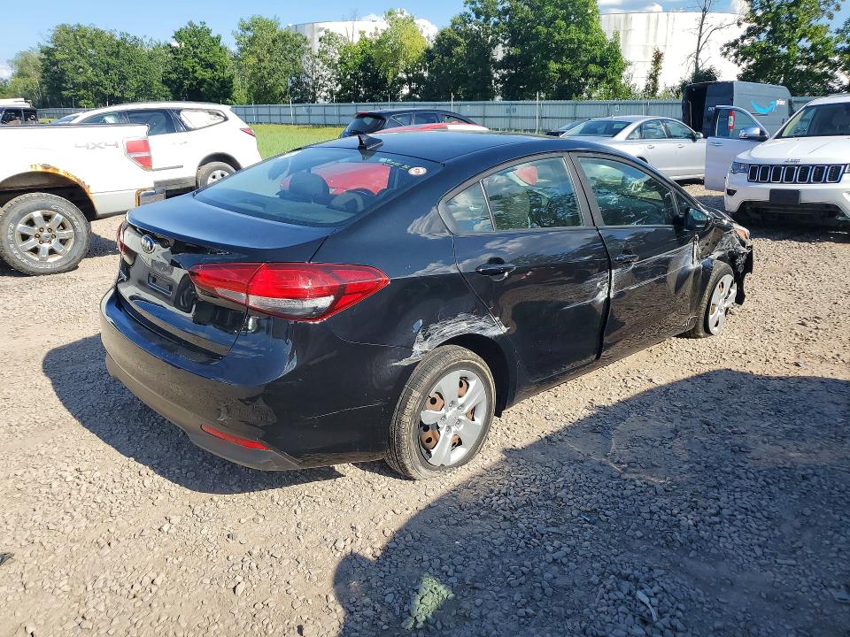 63552776 :رقم المزاد ، 3KPFK4A73JE273725 vin ، 2018 Kia Forte مزاد بيع