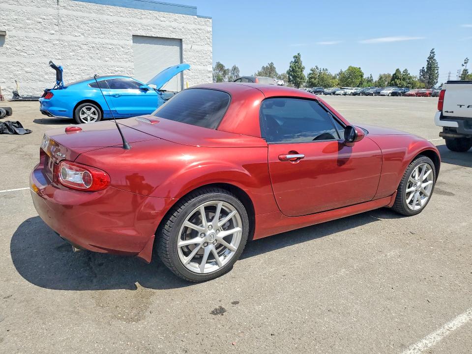 64476396 :رقم المزاد ، JM1NC2PF5B0219672 vin ، 2011 Mazda Mx-5 Miata مزاد بيع
