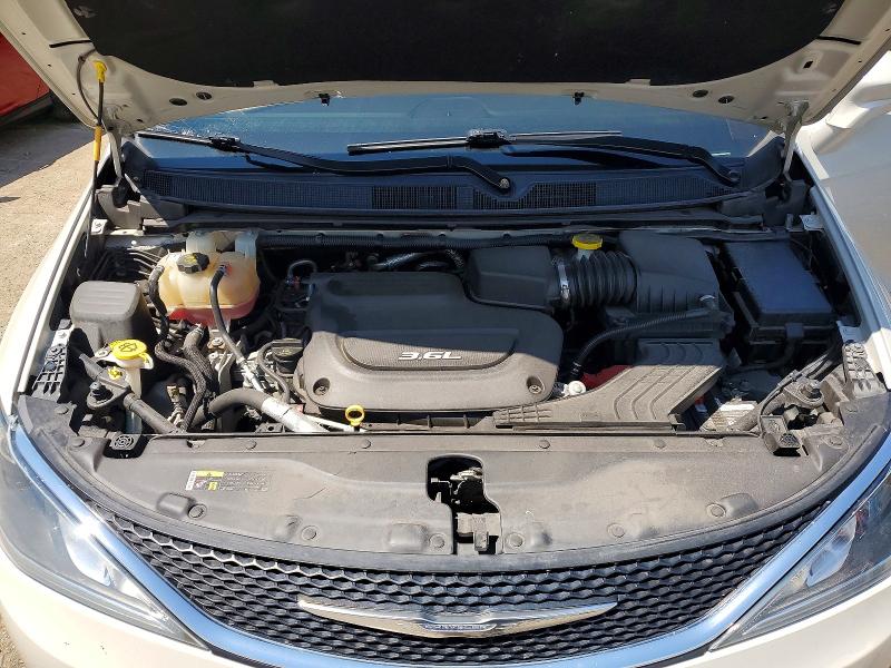 63574136 :رقم المزاد ، 2C4RC1EG1HR555941 vin ، 2017 Chrysler Pacifica مزاد بيع