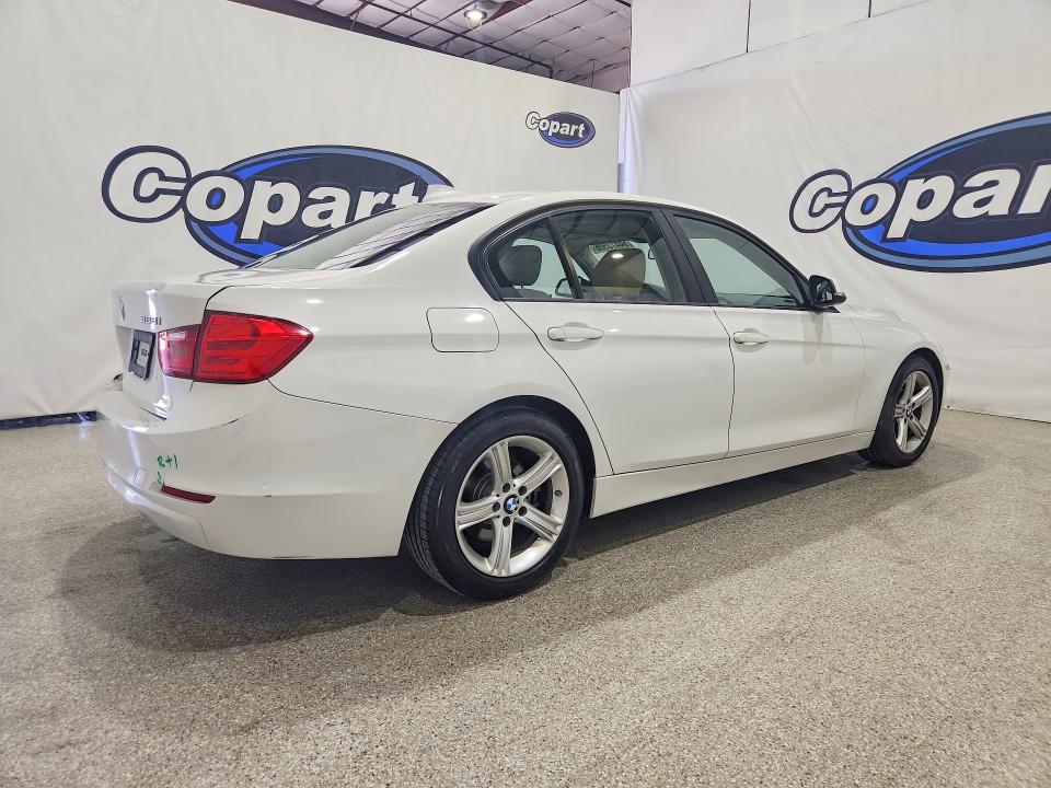 64473506 :رقم المزاد ، WBA3A5C5XDF356714 vin ، 2013 Bmw 328 مزاد بيع