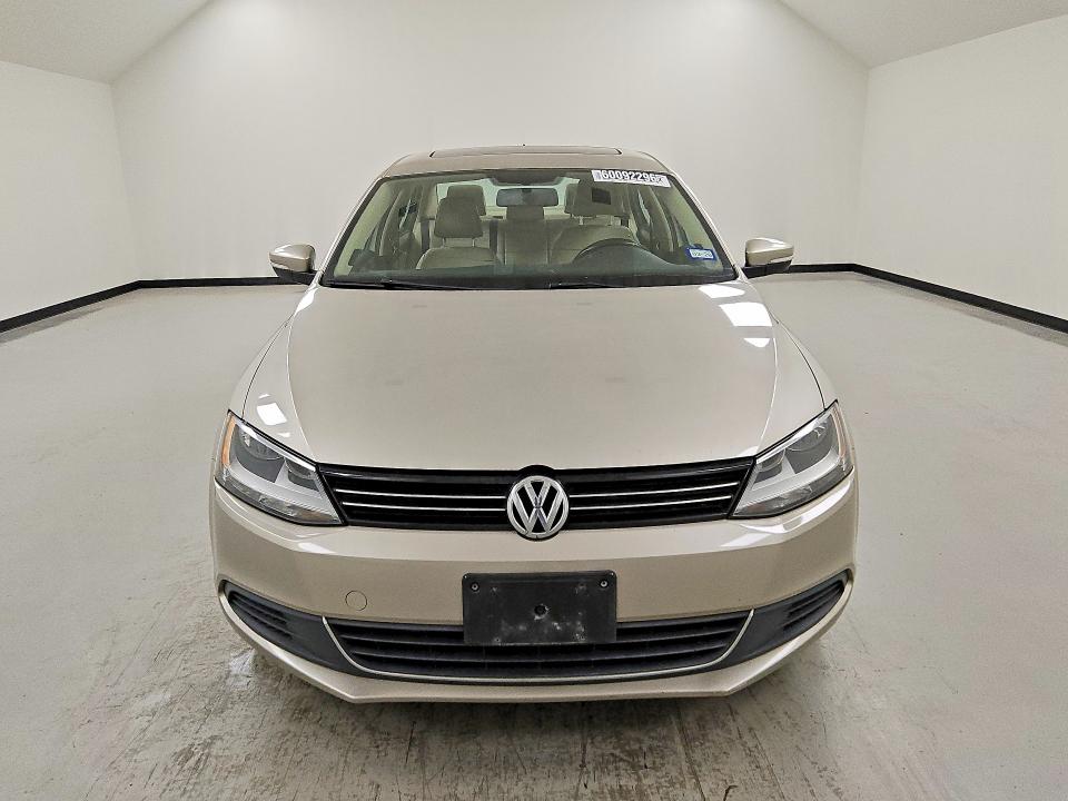 2014 Volkswagen Jetta მანქანა იყიდება აუქციონზე, vin: 3VWLL7AJ5EM246161, აუქციონის ნომერი: 60092296
