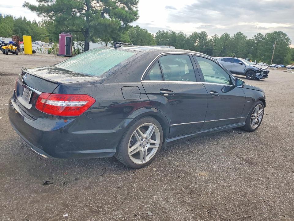 64289176 :رقم المزاد ، WDDHF5KB1CA521813 vin ، 2012 Mercedes-benz E مزاد بيع
