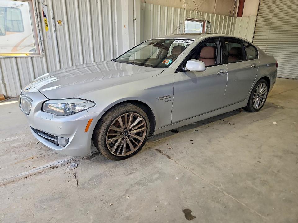 65643626 :رقم المزاد ، WBAFU9C55BC785351 vin ، 2011 Bmw 550 مزاد بيع