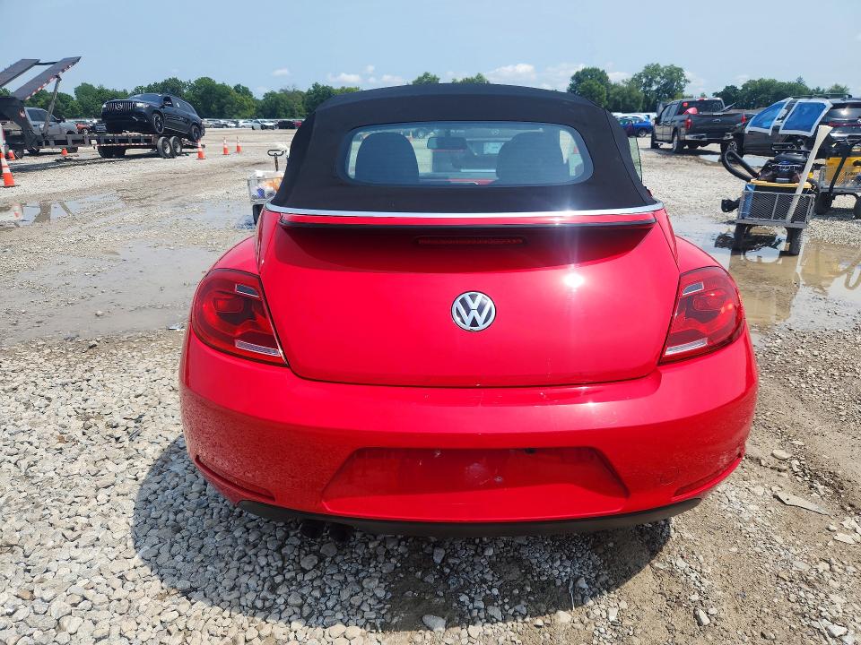2015 Volkswagen Beetle მანქანა იყიდება აუქციონზე, vin: 3VW517ATXFM800828, აუქციონის ნომერი: 64803396