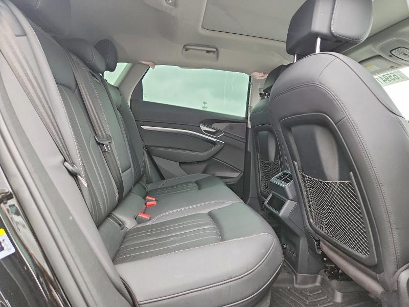 Продажа на аукционе авто 2021 Audi E-tron, vin: WA1LAAGE7MB001541, номер лота: 65941986