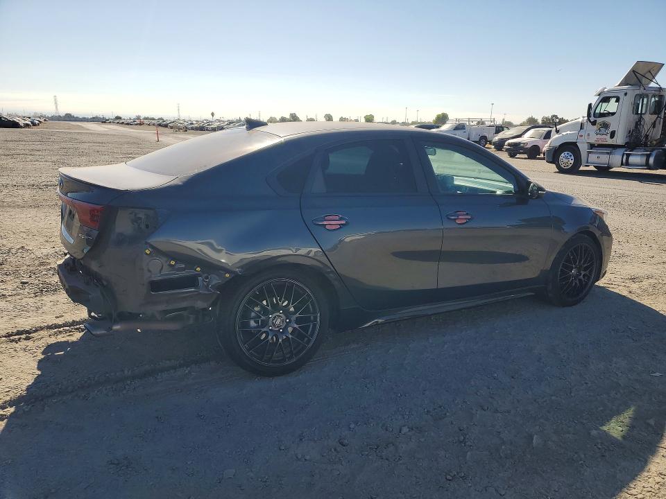 2020 Kia Forte მანქანა იყიდება აუქციონზე, vin: 3KPF44AC1LE252799, აუქციონის ნომერი: 66221086