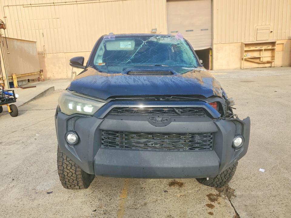 2018 Toyota 4runner მანქანა იყიდება აუქციონზე, vin: JTEBU5JR5J5574925, აუქციონის ნომერი: 63856346