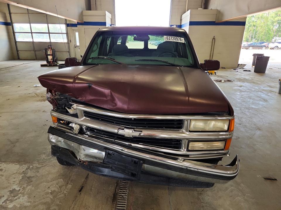 63720976 :رقم المزاد ، 1GNEC16R9XJ431912 vin ، 1999 Chevrolet Suburban مزاد بيع