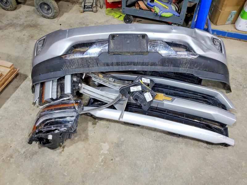 Продажа на аукционе авто 2018 Chevrolet Silverado, vin: 3GCUKREC2JG523942, номер лота: 66420386