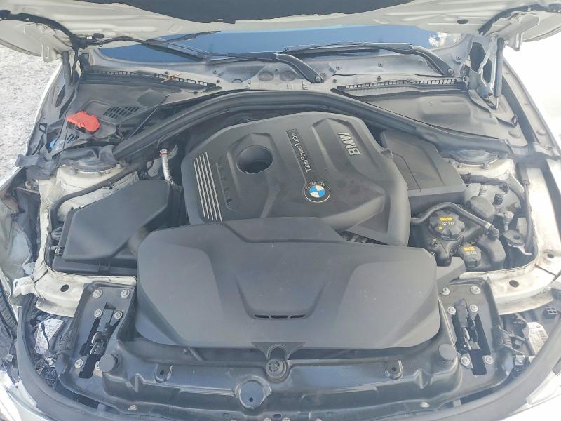 63793496 :رقم المزاد ، WBA8B9C51JEE80823 vin ، 2018 Bmw 330 مزاد بيع