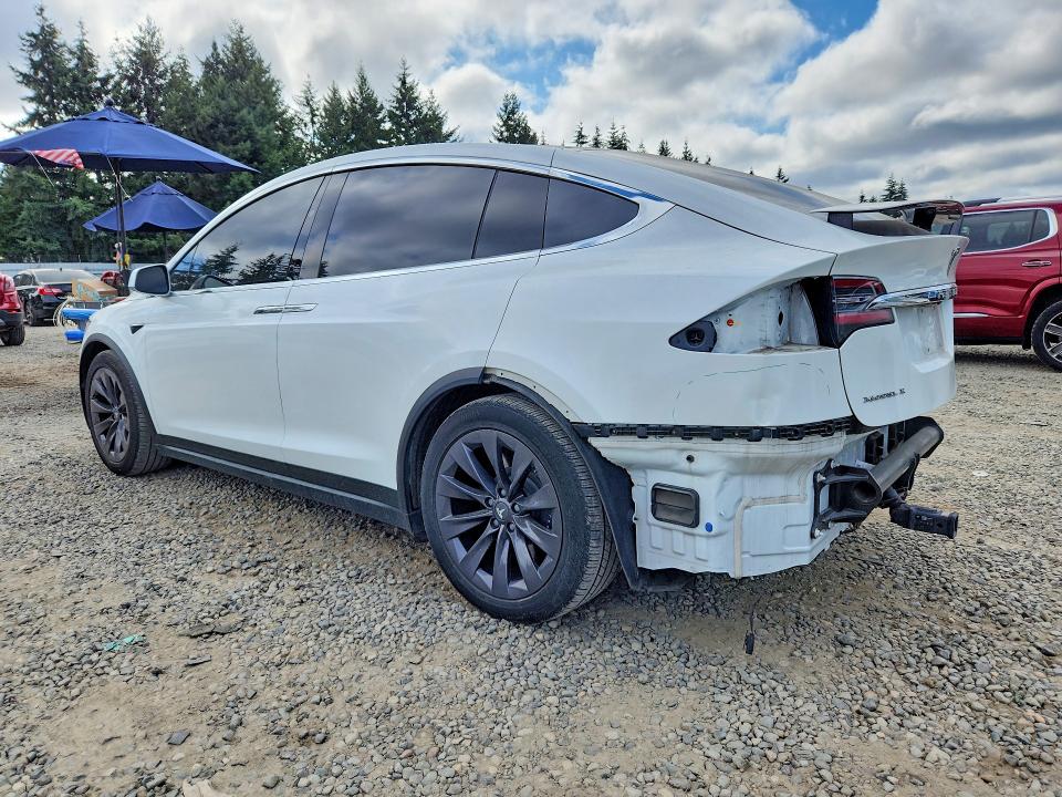 63329846 :رقم المزاد ، 5YJXCAE23KF157631 vin ، 2019 Tesla Model X مزاد بيع