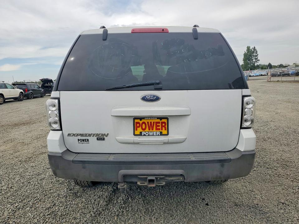 64589306 :رقم المزاد ، 1FMPU16505LB04596 vin ، 2005 Ford Expedition مزاد بيع