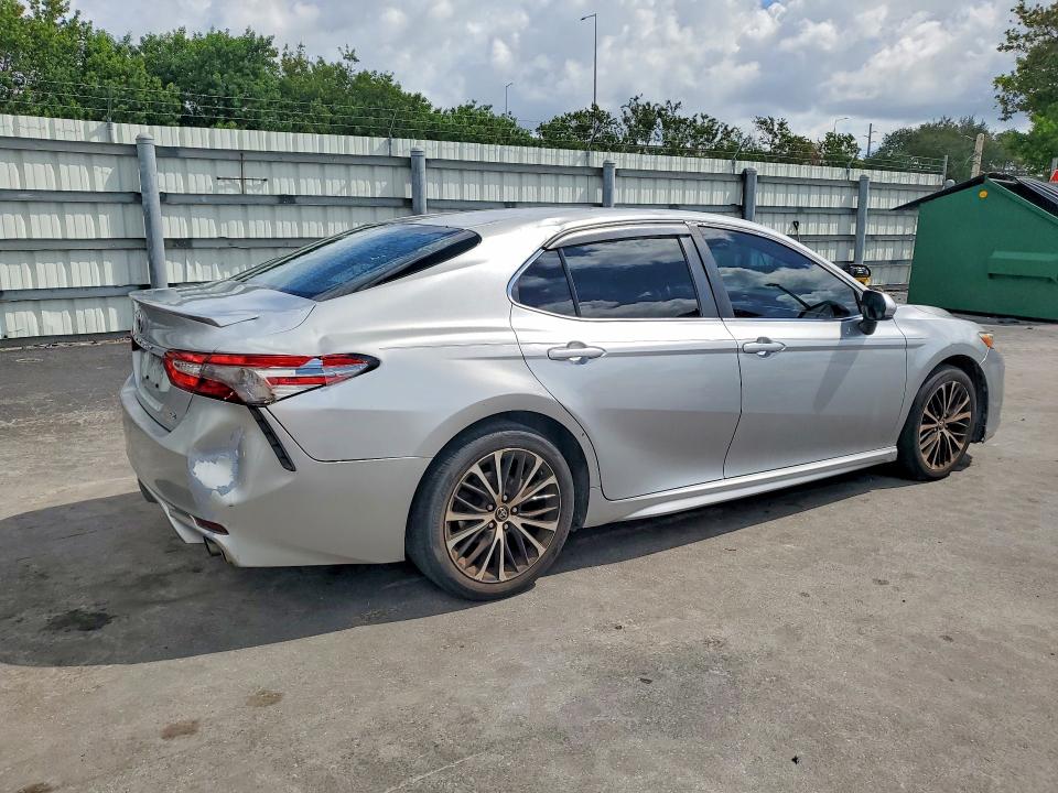 Продаж на аукціоні авто 2018 Toyota Camry, vin: 4T1B11HK6JU117900, номер лоту: 67186496