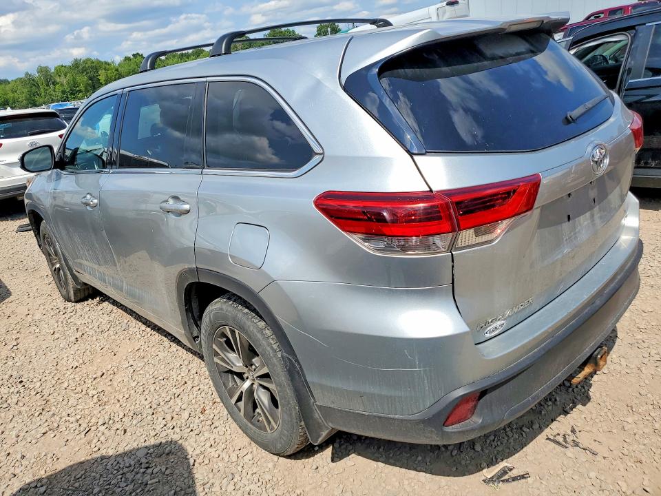63287146 :رقم المزاد ، 5TDBZRFH7HS442802 vin ، 2017 Toyota Highlander مزاد بيع