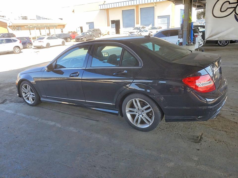 64503976 :رقم المزاد ، WDDGF4HB3CR236061 vin ، 2012 Mercedes-benz C مزاد بيع
