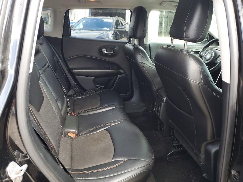64748416 :رقم المزاد ، 3C4NJDBB6JT261615 vin ، 2018 Jeep Compass مزاد بيع