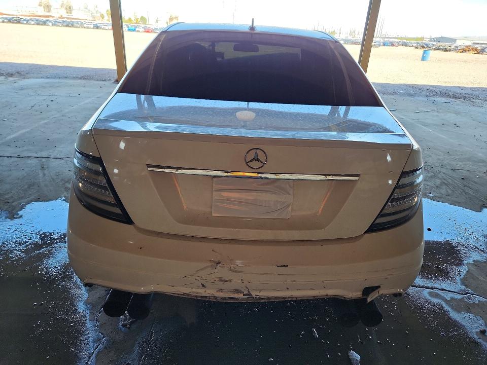 2013 Mercedes-benz C მანქანა იყიდება აუქციონზე, vin: WDDGF4HB5DA784580, აუქციონის ნომერი: 66235176
