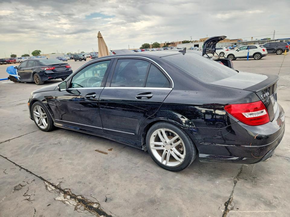 2014 Mercedes-benz C მანქანა იყიდება აუქციონზე, vin: WDDGF4HB7EA927983, აუქციონის ნომერი: 66404636