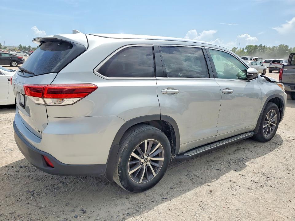 2018 Toyota Highlander მანქანა იყიდება აუქციონზე, vin: 5TDKZRFH2JS538097, აუქციონის ნომერი: 65318746